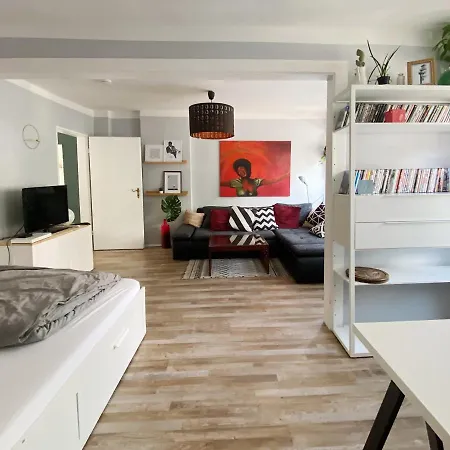 Praktische Wohnung In Hamburg Ottensen Nahe Der „Fabrik“